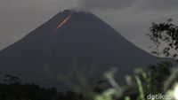 Gunung Merapi Kembali Muntahkan Lava Pijar