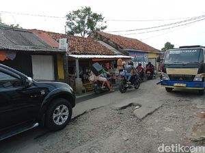 4 Bulan Berlalu Sejak Spanduk Satire, Jl Pabuaran Belum Juga Diperbaiki