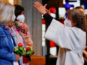 Katolik: Pembangkangan para romo di Jerman, berkati kaum homoseksual dan bolehkan pengkhotbah perempuan