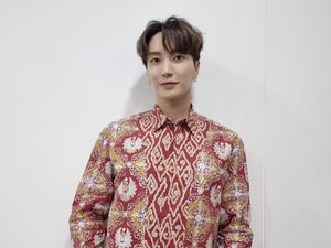 Melokal, Leeteuk dan Yesung Super Junior Pakai Batik Rancangan Ridwan Kamil