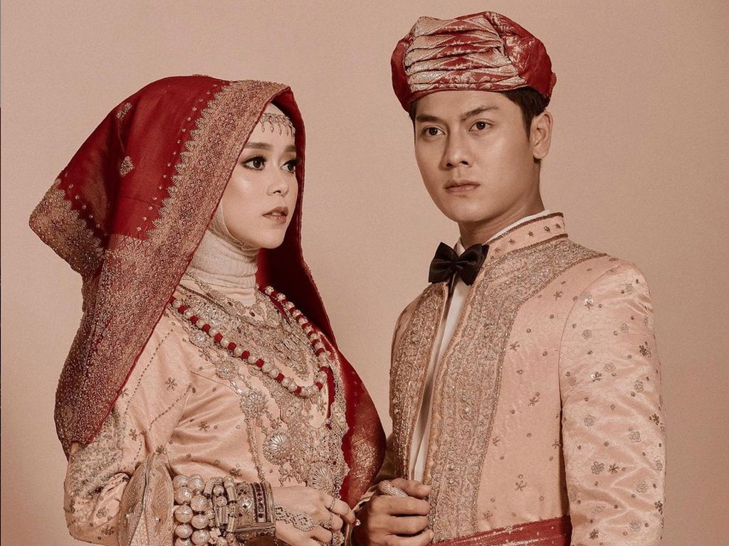 Ayah Angkat Meridhoi Rizky Billar Menikah dengan Lesti Kejora Ayah Angkat Meridhoi Rizky Billar Menikah dengan Lesti Kejora