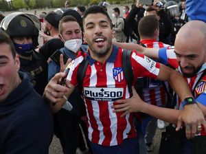 Atletico Juara LaLiga, Suarez Hampir Kirim Foto ke Bartomeu-Koeman