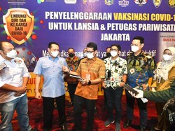 Bamsoet Sebut Butuh Kerja Keras untuk Selesaikan Vaksinasi Lansia