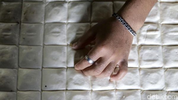 Pabrik Tahu di Ibu Kota Tetap Beroperasi Kala Harga Kedelai Meninggi