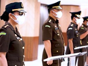 Kejagung Lantik Pejabat Eselon III dan IV Jampidmil Kejagung Lantik Pejabat Eselon III dan IV Jampidmil