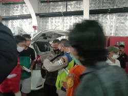 Pria Paruh Baya Meninggal di Atas Kapal Feri di Merak