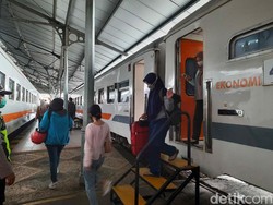 31.857 Penumpang Kereta Datang ke Daop 8 Surabaya Usai Masa Larangan Mudik