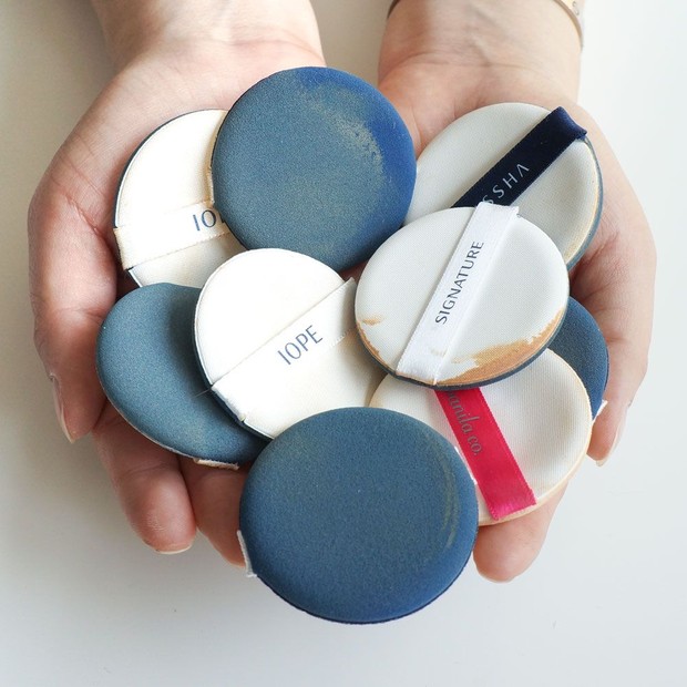 Puff yang tidak dicuci bisa menimbulkan berbagai permasalahan wajah/freepik.com