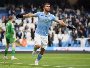 Lukaku dan Salah Bisa Kejar Rekor Gol Aguero?