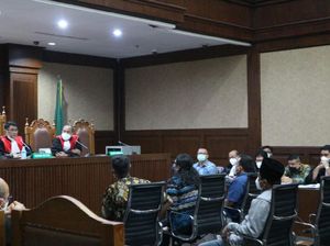 Sespri Edhy Prabowo Pinjam Rekening Sales untuk Transit Duit Ratusan Juta Sespri Edhy Prabowo Pinjam Rekening Sales untuk Transit Duit Ratusan Juta
