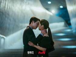 Jeon Yeo Bin Pilih Ciuman dengan Song Joong Ki Sebagai Adegan Terbaik Vincenzo