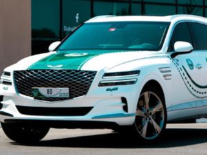 Bukan Lagi Supercar, Polisi Dubai Pakai SUV Mewah Ini Bukan Lagi Supercar, Polisi Dubai Pakai SUV Mewah Ini