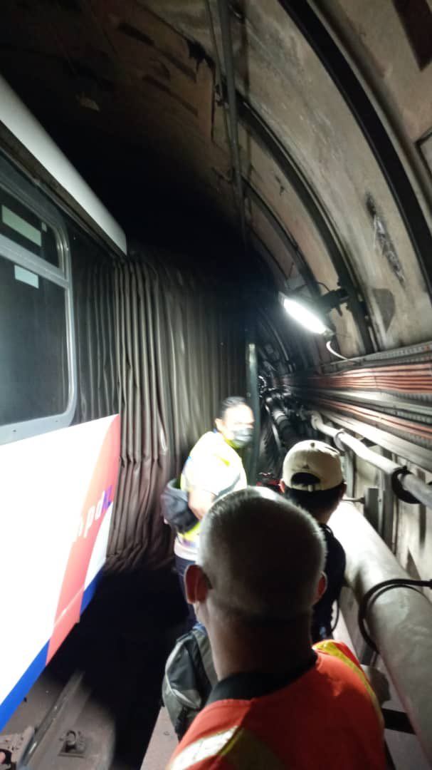 Tabrakan dua kereta LRT di Malaysia. Sebanyak 213 orang terluka (Twitter @bernamadotcom)