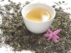 Rutin Minum Teh Putih Bisa Membantu Turunkan BB, Ini Kata Ahli Diet