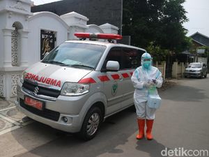 Tuan Rumah Hajatan yang Dihadiri Dewi Perssik Dites Corona, Ini Hasilnya Tuan Rumah Hajatan yang Dihadiri Dewi Perssik Dites Corona, Ini Hasilnya