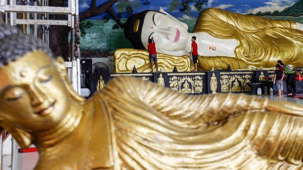 Vihara di Bogor Bersolek Sambut Waisak