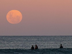 Strawberry Supermoon 24 Juni, Waktu, Wilayah dan Link Live Streaming