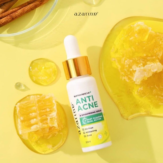 Selain mengeringkan jerawat yang meradang, serum ini juga mampu menghilangkan bekas jerawat dan membuat wajah lebih cerah.