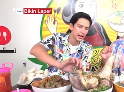Bikin Laper! Dimas Beck Jajan Bakso Merapi dan Bakso Sumsum Super Pedas