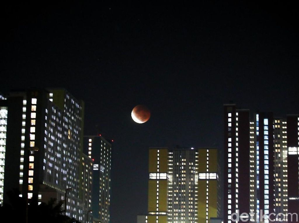 Melihat Lagi Gerhana Bulan Total dari Berbagai Wilayah Indonesia Melihat Lagi Gerhana Bulan Total dari Berbagai Wilayah Indonesia
