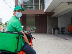 Ojol Antar Makanan Mengandung Babi, Ini Hukumnya dalam Islam