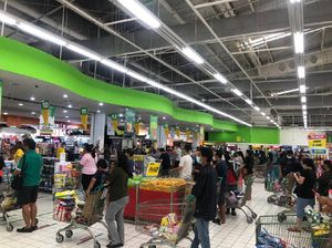 Gerai Giant Buka Hari Terakhir, Barang Habis Langsung Tutup Gerai Giant Buka Hari Terakhir, Barang Habis Langsung Tutup