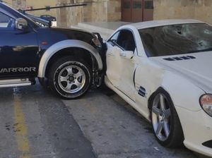 Polisi Ngamuk Nekat Tabrak-Rusak Mercedes SL Komandannya Sendiri sampai Ringsek Polisi Ngamuk Nekat Tabrak-Rusak Mercedes SL Komandannya Sendiri sampai Ringsek