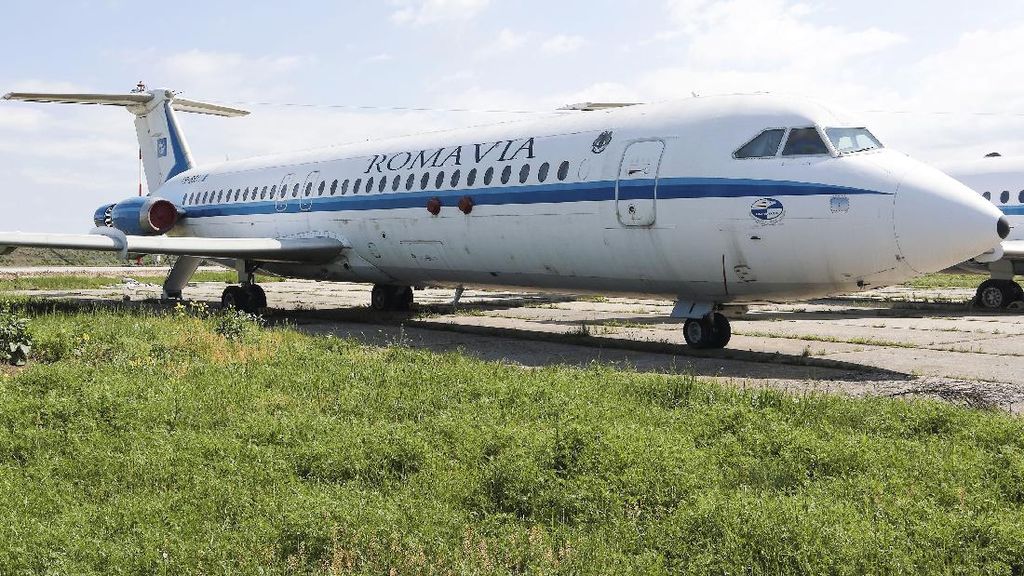 Penampakan Pesawat Diktator Rumania yang Dilelang