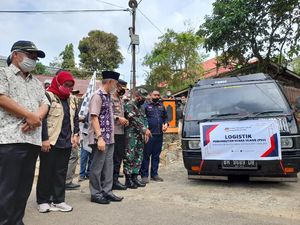 Jelang PSU Pilgub Jambi, KPU Distribusikan Logistik ke TPS di Kerinci Jelang PSU Pilgub Jambi, KPU Distribusikan Logistik ke TPS di Kerinci