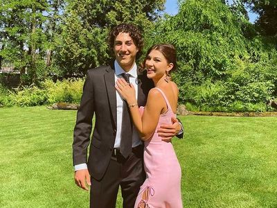 Putri Bungsu Bill Gates Umbar Kemesraan dengan Pacar