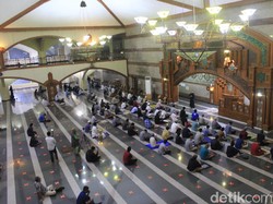 Pesan Salat Gerhana Bulan di Bandung: Perbanyak Minta Ampunan
