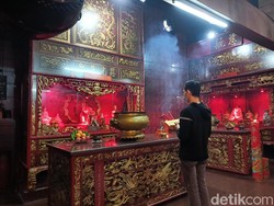 Suasana Perayaan Waisak di Wihara Dharma Bhakti Jakbar Pagi Ini