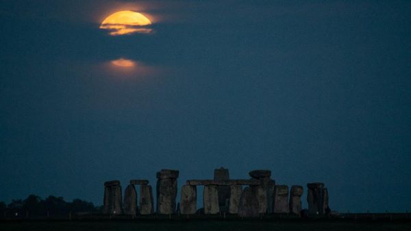 Ciamik Penampakan Supermoon di Inggris
