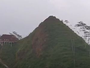 Berburu Sunrise Sambil Kulineran di Tumpeng Menoreh Berburu Sunrise Sambil Kulineran di Tumpeng Menoreh