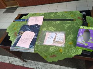 Ini Barang Bukti Paket Zonk yang Bikin Kurir Diancam Pakai Samurai