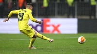 Alberto Moreno, mantan pemain Liverpool, menjadi penendang keempat Villarreal dan sukses melakukan tugas. (Foto: Getty Images/Maja Hitij)