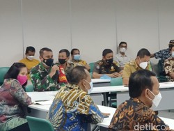 Tak Lapor Karyawan Kena Corona, 2 Perusahaan di Karawang Ditegur Satgas