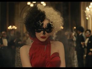 Alasan Kenapa Cruella Berbeda dengan 101 Dalmatians Alasan Kenapa Cruella Berbeda dengan 101 Dalmatians