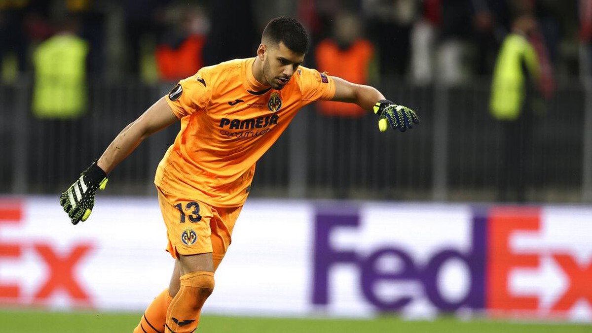 Kiper VIllarreal Geronimo Rulli jadi pahlawan di final Liga Europa (AP/Maja Hitij)