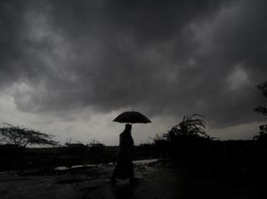 Bertubi-tubi Dihantam Bencana, India Kini Babak Belur Diamuk Topan Yaas