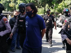 Ini Tampang Pria yang Pukul-Ancam Bunuh Polisi Saat Razia Masker di Solo