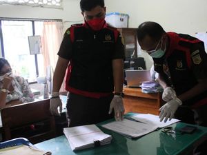 Cari Bukti Korupsi Pengadaan Masker, Dinsos Karangasem Digeledah Kejari