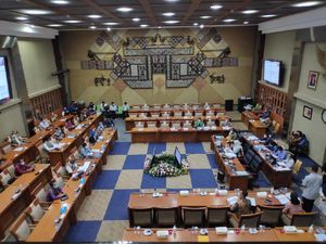 Kepala BNPB Ungkap Pola Peningkatan Kasus COVID-19 di RI Kepala BNPB Ungkap Pola Peningkatan Kasus COVID-19 di RI