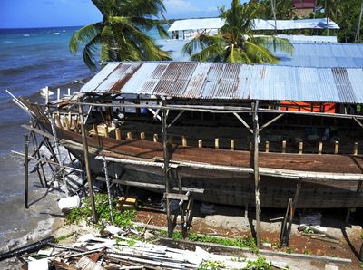 Mengintip Pembuatan Kapal Pinisi di Bulukumba