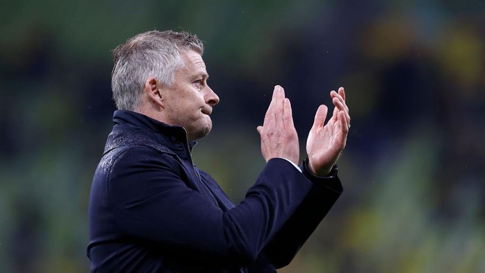 GDANSK, POLAND - MAY 26: Ole Gunnar Solskjaer, Manager of Manchester United looks dejected as he acknowledges the fans following the UEFA Europa League Final between Villarreal CF and Manchester United at Gdansk Arena on May 26, 2021 in Gdansk, Poland. (Photo by Kacper Pempel - Pool/Getty Images)