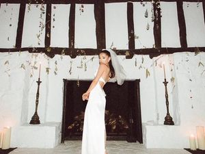 Ariana Grande Unggah Foto Pernikahannya dengan Dalton Gomez Ariana Grande Unggah Foto Pernikahannya dengan Dalton Gomez