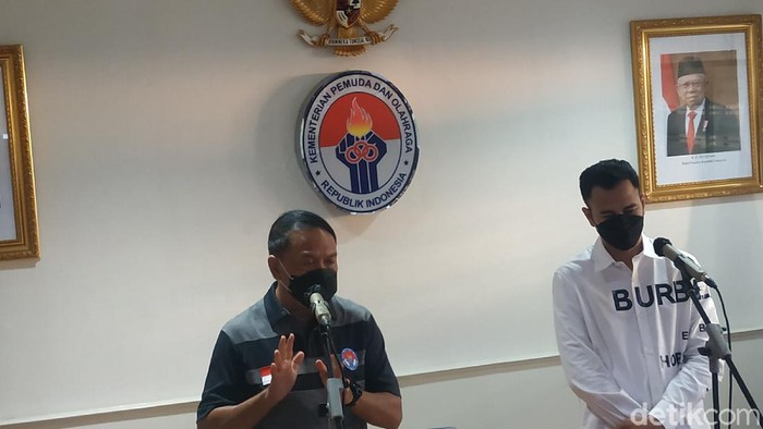 Raffi Ahmad bertemu dengan Menpora Zainudin Amali, bahas sepakbola Indonesia.