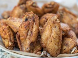 Resep Sayap Ayam Goreng Bawang dan Merica yang Gurih Mantap