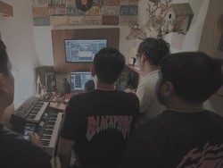 Para Seniman Ini Ditantang Bikin Lagu dalam 24 Jam, Bisa Nggak?