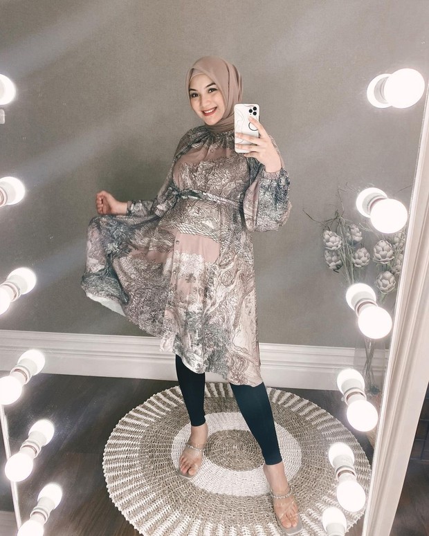 Tunik dan Legging/instagram.com/citraciki/ Tunik dan legging